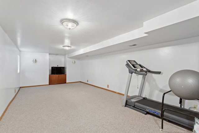 1251 N Scarlet Drive, Addison, IL 60101