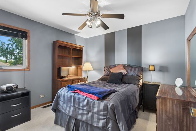 1251 N Scarlet Drive, Addison, IL 60101