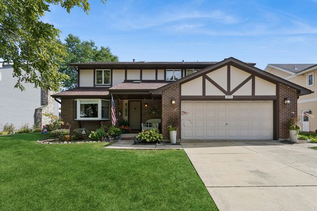 1251 N Scarlet Drive, Addison, IL 60101