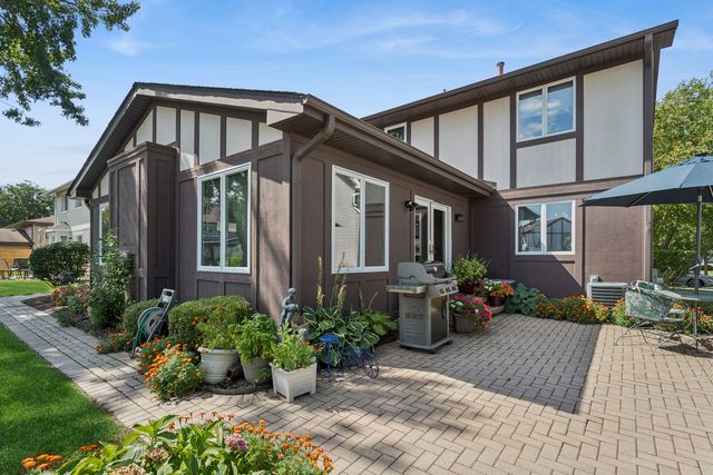 1251 N Scarlet Drive, Addison, IL 60101