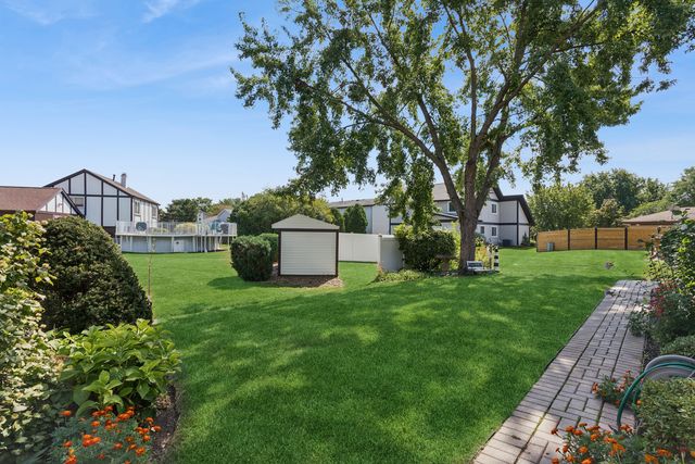 1251 N Scarlet Drive, Addison, IL 60101