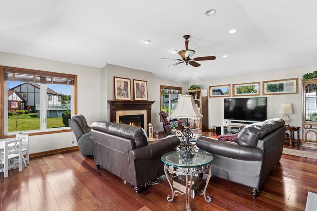 1251 N Scarlet Drive, Addison, IL 60101
