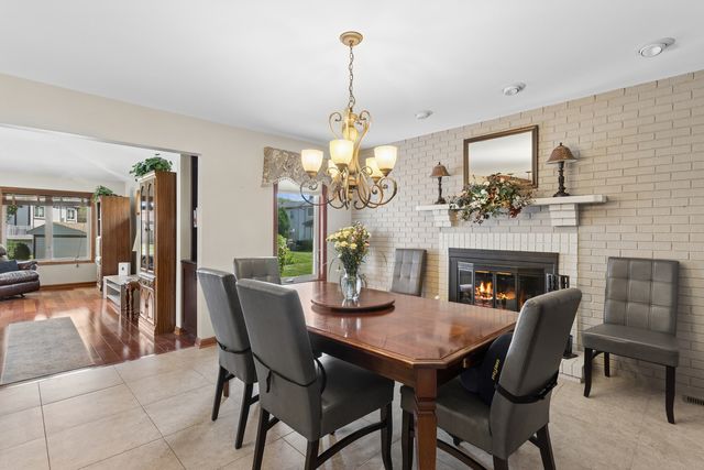 1251 N Scarlet Drive, Addison, IL 60101