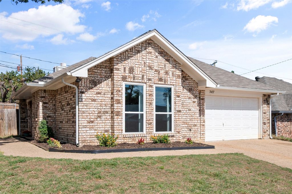 7437 Little Rock Lane, Fort Worth, TX 76120 — exterior