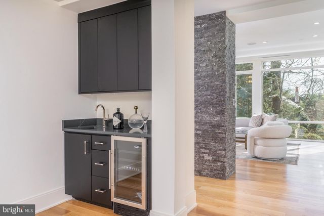 3001 FOXHALL RD NW, Washington, DC 20016