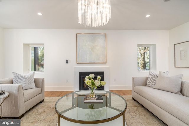 3001 FOXHALL RD NW, Washington, DC 20016