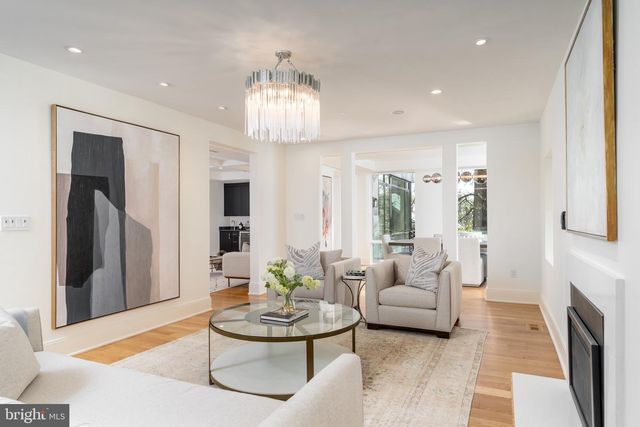 3001 FOXHALL RD NW, Washington, DC 20016