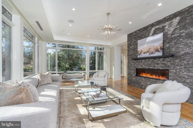 3001 FOXHALL RD NW, Washington, DC 20016