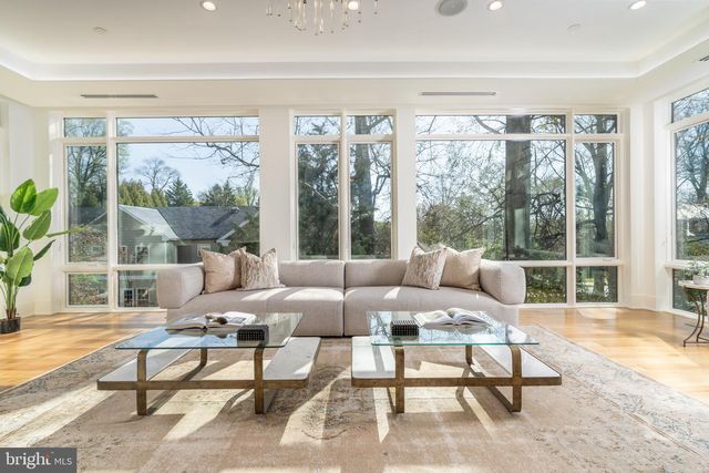 3001 FOXHALL RD NW, Washington, DC 20016