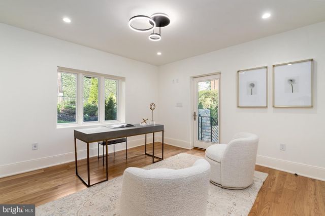 3001 FOXHALL RD NW, Washington, DC 20016