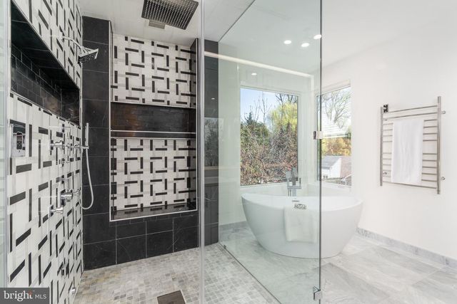 3001 FOXHALL RD NW, Washington, DC 20016