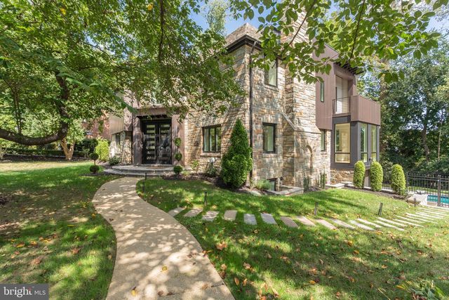 3001 FOXHALL RD NW, Washington, DC 20016