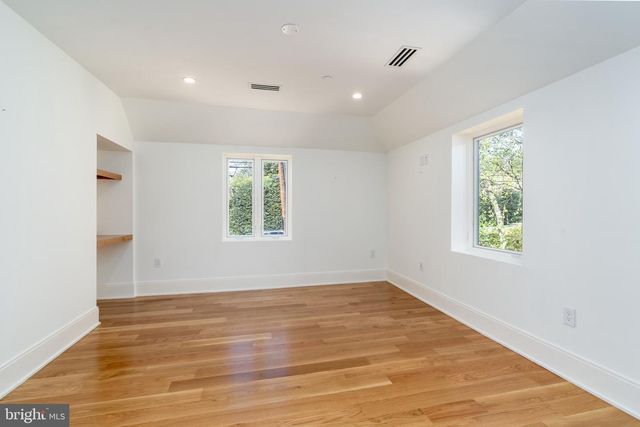 3001 FOXHALL RD NW, Washington, DC 20016