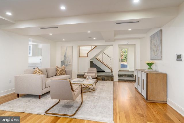 3001 FOXHALL RD NW, Washington, DC 20016