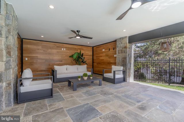 3001 FOXHALL RD NW, Washington, DC 20016