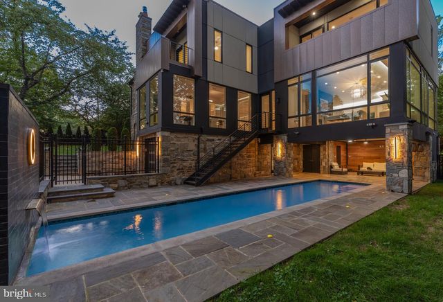 3001 FOXHALL RD NW, Washington, DC 20016