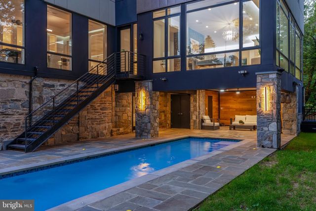 3001 FOXHALL RD NW, Washington, DC 20016