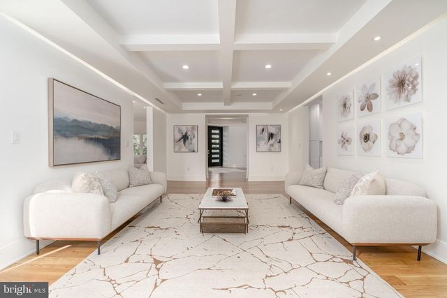 3001 FOXHALL RD NW, Washington, DC 20016