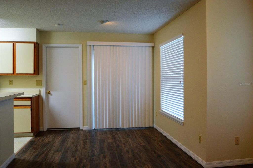 Image 5 of property listing at 1051 S HIAWASSEE ROAD 2128, Orlando, FL 32835