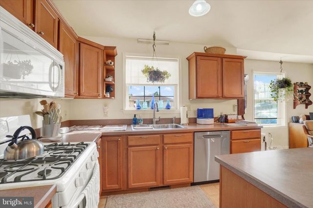 2035 LEONARD ST, York, PA 17404