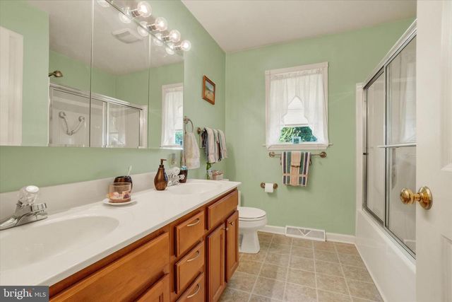 2035 LEONARD ST, York, PA 17404