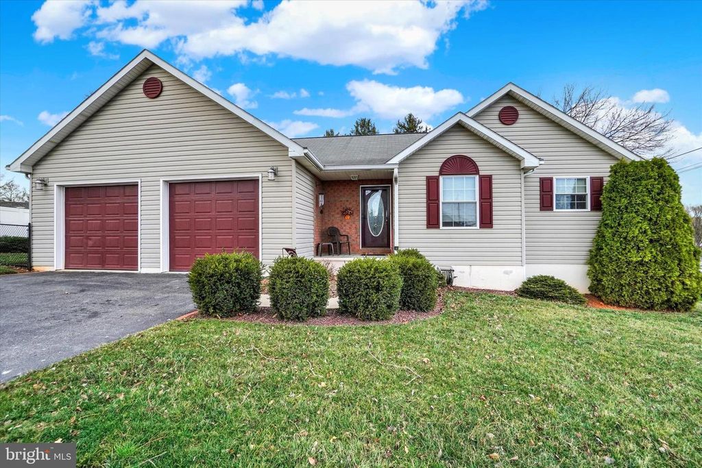 2035 LEONARD ST, York, PA 17404