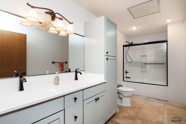 3700 RED ROCK CANYON RD, Rapid City, SD 57702