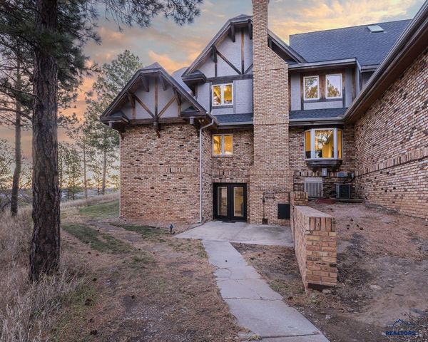 3700 RED ROCK CANYON RD, Rapid City, SD 57702