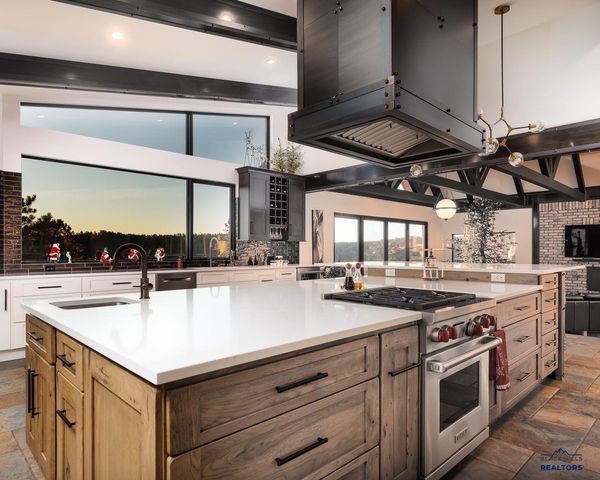 3700 RED ROCK CANYON RD, Rapid City, SD 57702