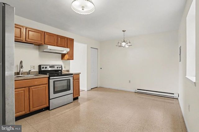 1119 CLOVERTON DR, Columbia, PA 17512
