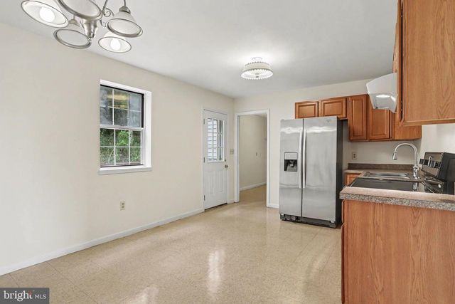 1119 CLOVERTON DR, Columbia, PA 17512