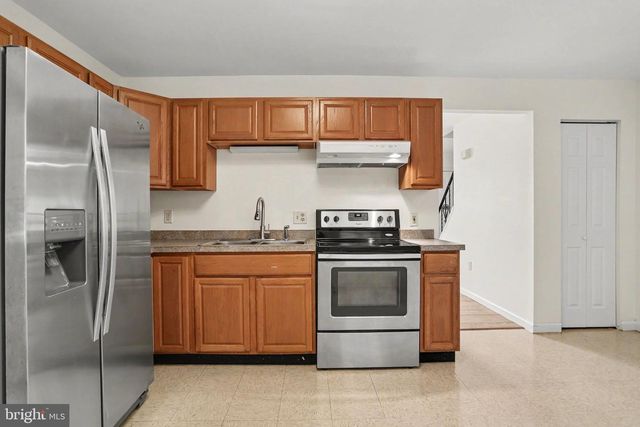 1119 CLOVERTON DR, Columbia, PA 17512