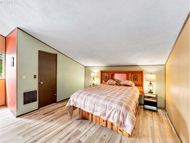 726 Se RENE Ave, Gresham, OR 97080