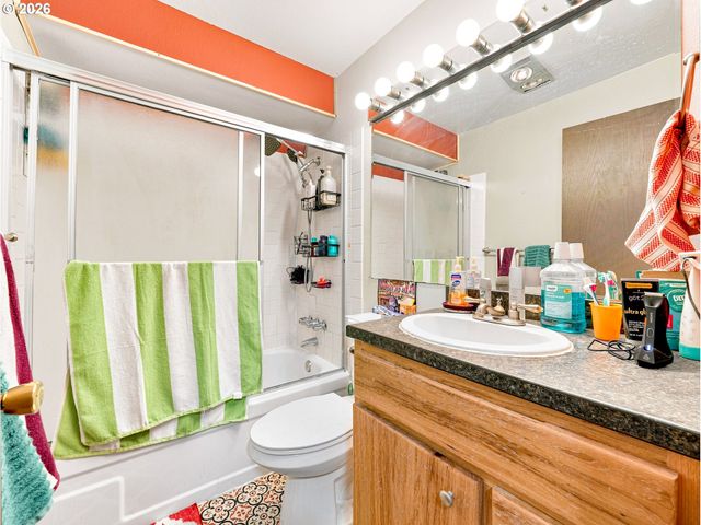 726 Se RENE Ave, Gresham, OR 97080