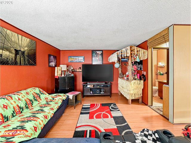 726 Se RENE Ave, Gresham, OR 97080