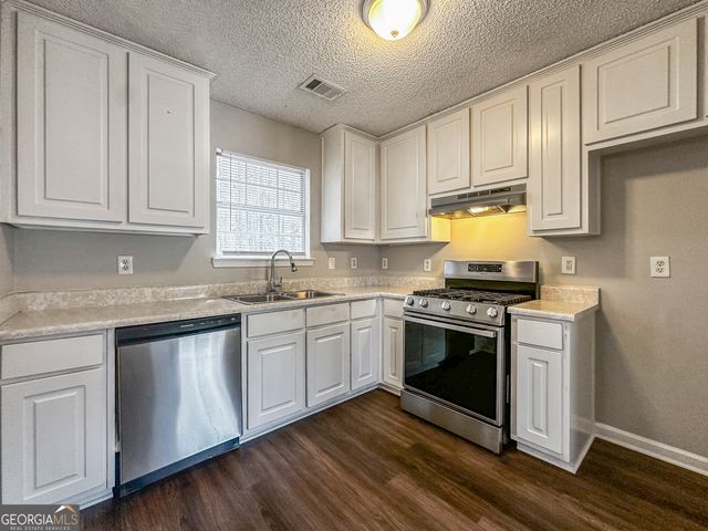255 Buffington Drive, Union City, GA 30291