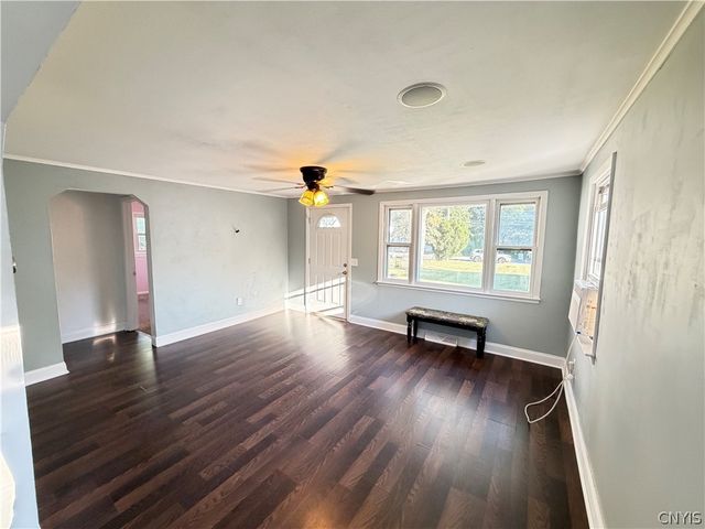 125 Campbell Road, Salina, NY 13211