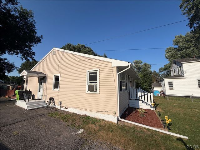 125 Campbell Road, Salina, NY 13211
