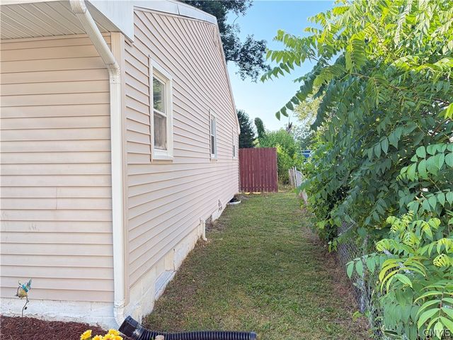 125 Campbell Road, Salina, NY 13211