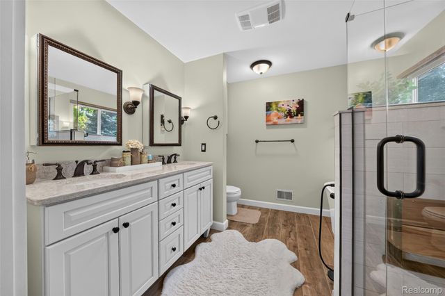 10199 Wellington Drive, Springfield Charter Township, MI 48348