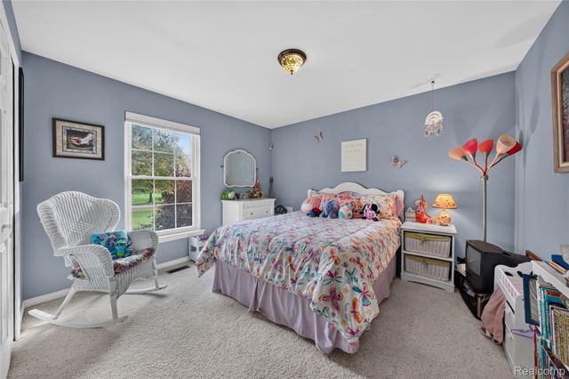 10199 Wellington Drive, Springfield Charter Township, MI 48348