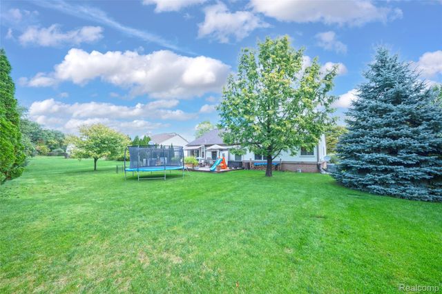 10199 Wellington Drive, Springfield Charter Township, MI 48348