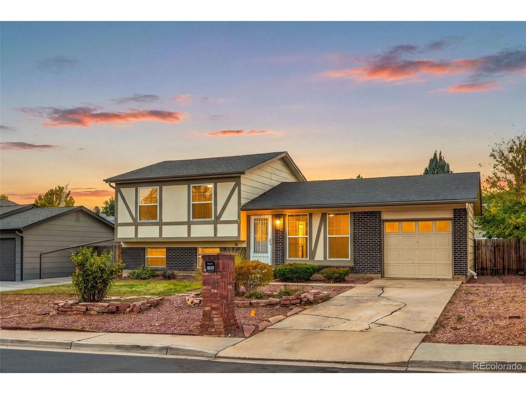 1357 Dexter St, Broomfield, CO 80020