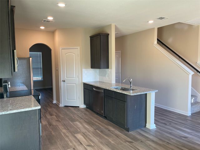 228 Ridgeland Oak Drive, Fort Worth, TX 76120