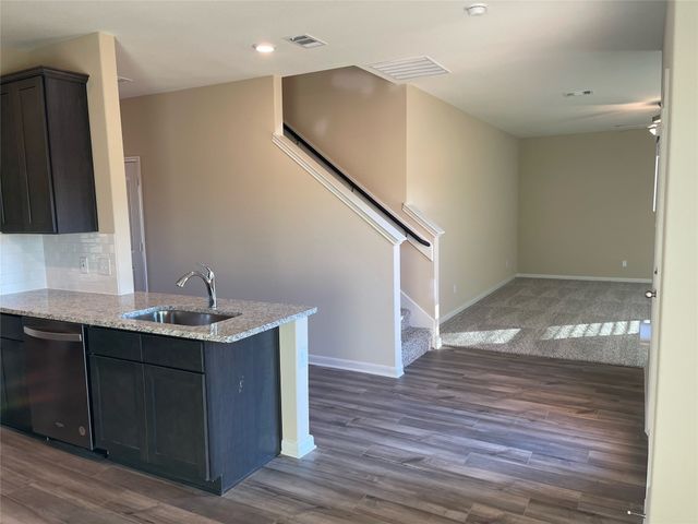 228 Ridgeland Oak Drive, Fort Worth, TX 76120