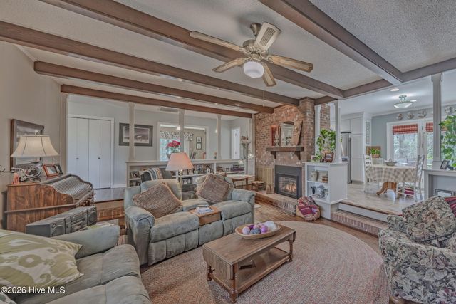 163 Washington Circle, Wallace, NC 28466