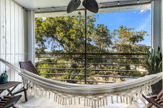 120 Royal Park Dr 4F, Oakland Park, FL 33309