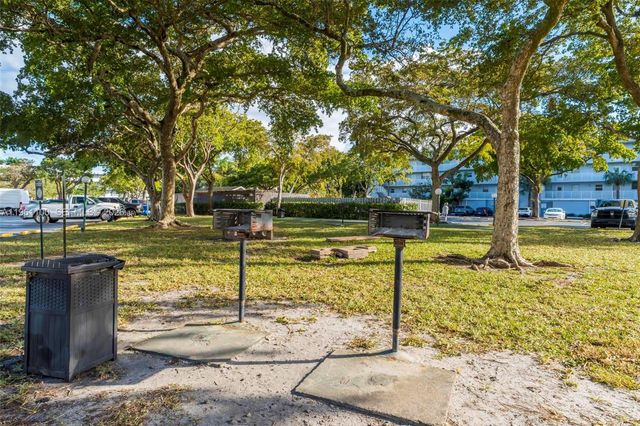 120 Royal Park Dr 4F, Oakland Park, FL 33309