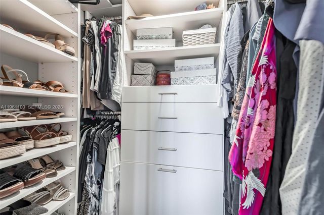 120 Royal Park Dr 4F, Oakland Park, FL 33309