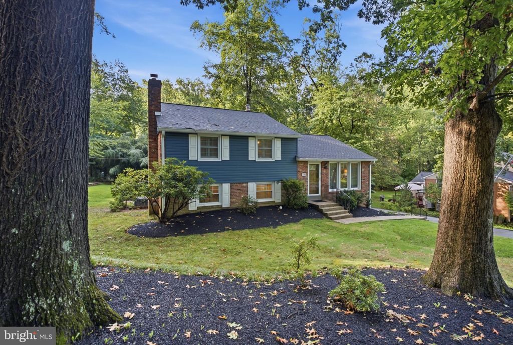 687 BROOKWOOD RD, WAYNE, PA 19087 — exterior